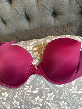 Victoria’s Secret T shirt Bra in Deep Berry
